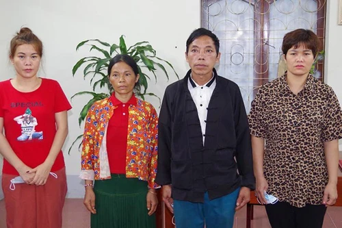 Đưa cô gái nhẹ dạ đi làm đẹp, rồi bán sang Trung Quốc 