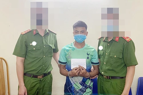 Bắt đối tượng đang đến nơi hẹn để bán 2 bánh heroin