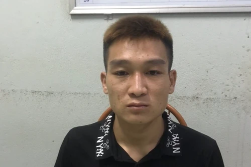 Lộ diện tên cướp bịt mặt đi xe máy không biển số 