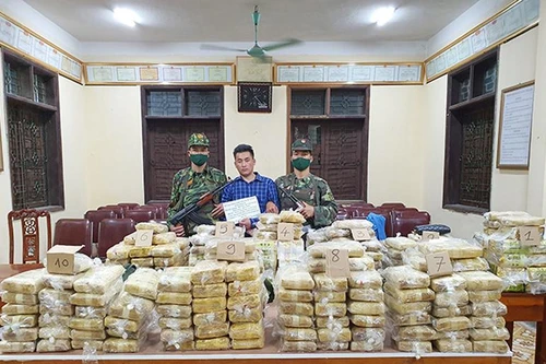 Bắt đối tượng vận chuyển hơn 2 tạ ma túy từ nước ngoài vào Việt Nam 