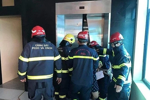 Thang máy và hiểm họa khi sử dụng do thiếu kỹ năng 