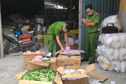 "Phù phép" nguyên liệu không rõ nguồn gốc thành mỹ phẩm nổi tiếng