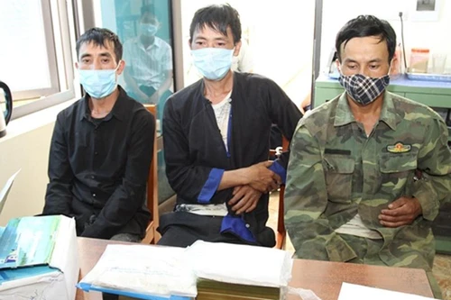 Bắt 3 đối tượng vận chuyển 7 bánh heroin 