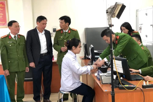 Triển khai cấp căn cước công dân và ký cam kết phòng, chống vi phạm pháp luật về pháo trong dịp Tết Nguyên đán Tân Sửu