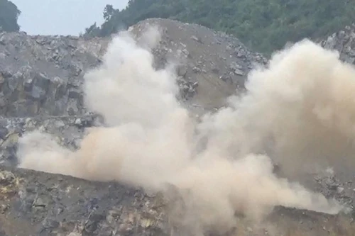 Bị bắt vì sử dụng trái phép thuốc nổ phá mỏ đá 