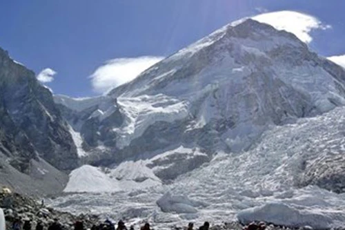 Nhiều người leo núi Everest thiệt mạng do động đất ở Nepal