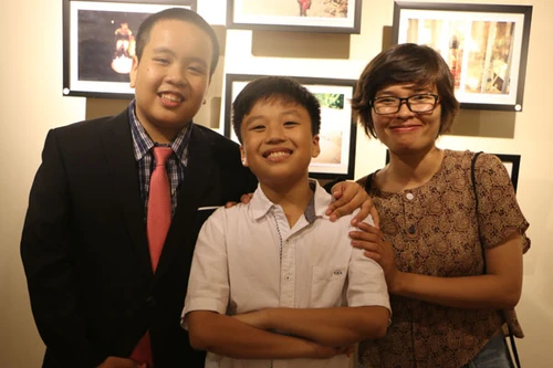 Đỗ Nhật Nam mở triển lãm tranh gây quỹ "Cơm có thịt" 