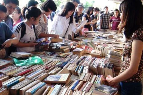 "Sách và Di sản"