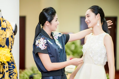 Hoa hậu Ngọc Hân giới thiệu bộ sưu tập mới tại "thủ phủ" của tơ lụa Việt Nam