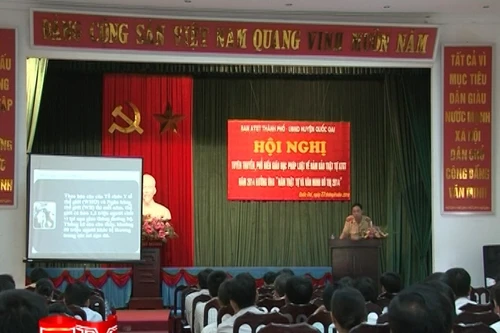 Tuyên truyền luật giao thông đường bộ trên địa bàn huyện Quốc Oai