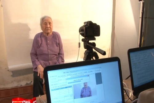 Đến tận nhà cấp, đổi CMND cho người cao tuổi và người tàn tật