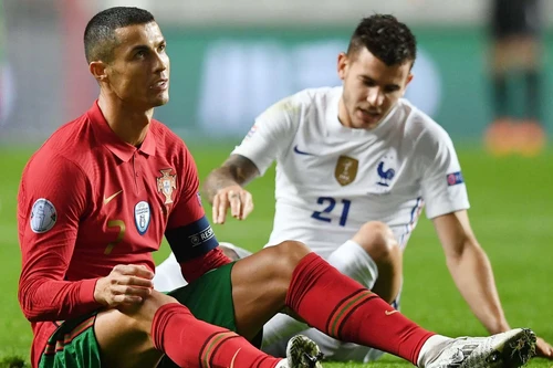 Ronaldo vẫn là cầu thủ nhỏ của những trận đấu lớn