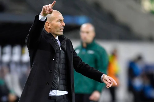 Real Madrid đứng bét bảng, HLV Zidane bào chữa thế nào?