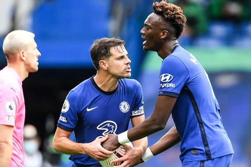 Tiền đạo Chelsea nằng nặc tranh đá 11m với đàn anh