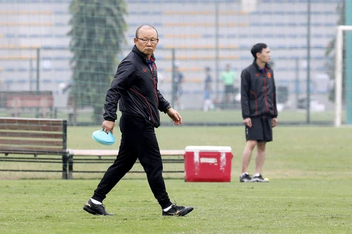 Vì sao HLV Park không dẫn dắt ĐTQG đấu với U22 Việt Nam?