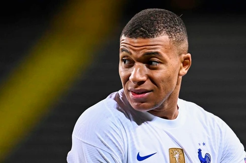 Mbappe dương tính với Covid-19, tuyển Pháp náo loạn