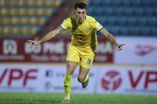 Mất Đỗ Merlo ở trận quyết định, Nam Định đối mặt nguy cơ xuống hạng