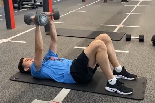 Xem thủ môn Đặng Văn Lâm miệt mài "luyện công" trong phòng gym