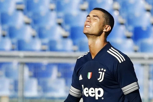 Vì sao Juventus bỗng muốn bán Ronaldo?
