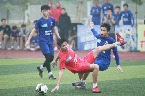 [ẢNH] Loạt trận 9h sáng 27-12