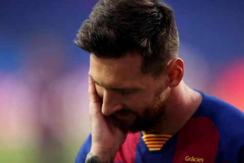 [ẢNH] Messi ôm mặt đau khổ trong đêm kinh hoàng của Barca