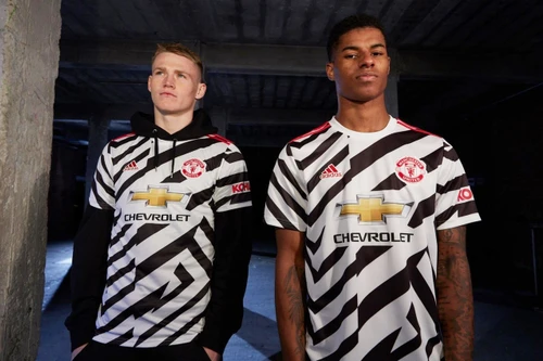 [ẢNH] Cận cảnh áo đấu mới xấu thảm hại của M.U