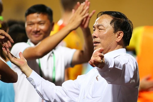 "Bầu" Đệ khiến cộng đồng mạng nổi sóng với phát ngôn đầy tự phụ