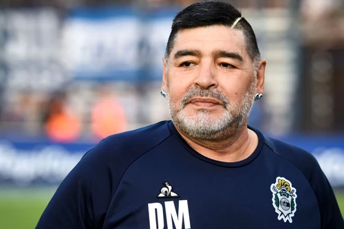 Huyền thoại Diego Maradona bất ngờ phải mổ não
