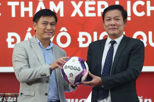 Cận cảnh quả bóng tiêu chuẩn FIFA hoàn toàn mới của V-League 2021
