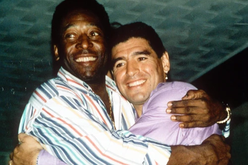 Pele vĩnh biệt Maradona, hẹn chơi bóng trên thiên đường