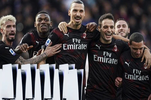 Ibrahimovic chơi trội, tặng đồng đội món quà cực chất