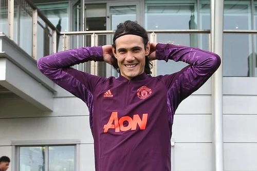 Vì sao Cavani lỡ trận ra mắt M.U trước đội bóng cũ PSG?