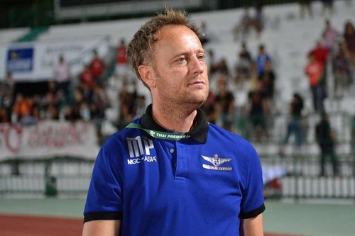 HLV người Brazil nhận nửa tỷ đồng/tháng của CLB TP.HCM là ai?