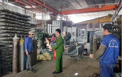 Trách nhiệm phòng cháy, chữa cháy của cơ quan, tổ chức, hộ gia đình và cá nhân hoạt động, sinh sống tại Việt Nam