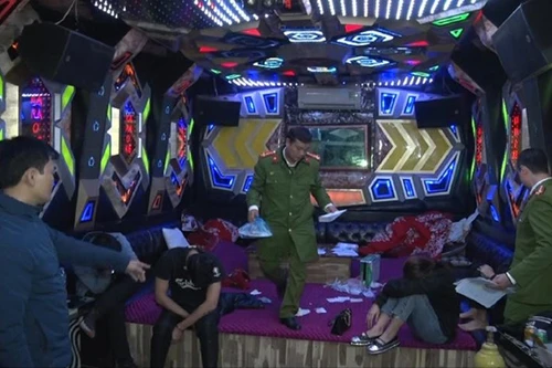 Đột kích quán karaoke phát hiện nhóm đối tượng sử dụng ma tuý 