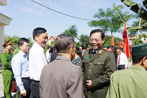 Đoàn kết toàn dân để vượt qua mọi khó khăn, thử thách 