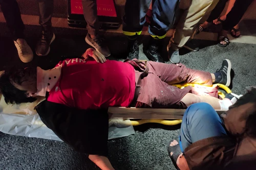 Kịp thời cứu nạn người bị thương đưa đi cấp cứu