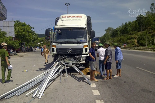 TNGT liên hoàn trên quốc lộ 1A, một người chết thảm