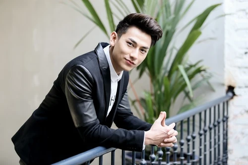 Isaac bất ngờ nhận quà "Mr. Right" phiên bản dance 