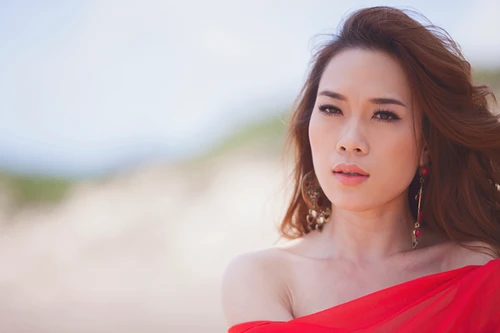 Mỹ Tâm góp mặt trong đêm chung kết Tiếng hát mãi xanh