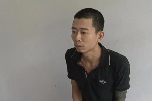 Bắt khẩn cấp đối tượng chuyên môi giới mại dâm nữ tiếp viên karaoke