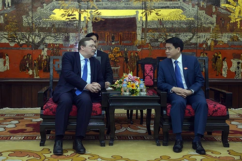 Đẩy nhanh dự án nhà máy nước mặt sông Hồng với sự hỗ trợ của Hungary