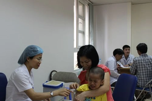 Nhanh chóng khắc phục tình trạng khan hiếm vaccine dịch vụ 