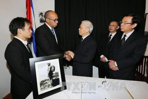 Việt Nam để tang Lãnh tụ Cuba Fidel Castro với nghi thức Quốc tang 