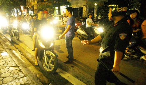 Vừa cướp giật xong lại tự "chui đầu vào rọ" 141