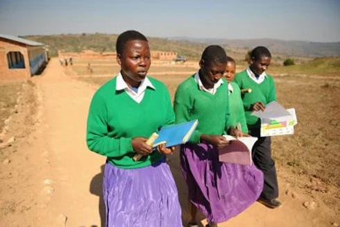 Nhiều bé gái Tanzania bỏ học vì nạn lạm dụng tình dục
