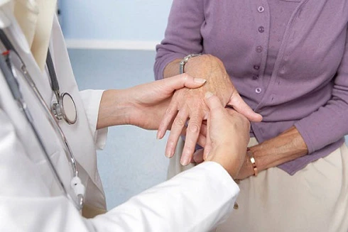 Dấu hiệu nguy cơ bị viêm khớp vẩy nến