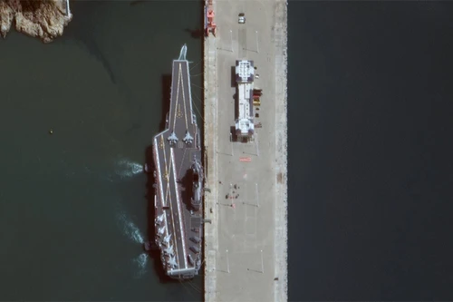 [ANH] Tàu sân bay nội địa Trung Quốc mang nhiều chiến đấu cơ bất ngờ lộ diện