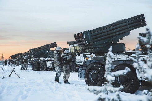 [ẢNH] Quân đội Phần Lan tiến hành tập trận cực lớn "răn đe Nga"?