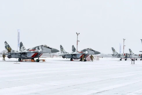 [ẢNH] Không quân Ukraine nhận loạt trang bị "khủng" trong tình hình nóng bỏng